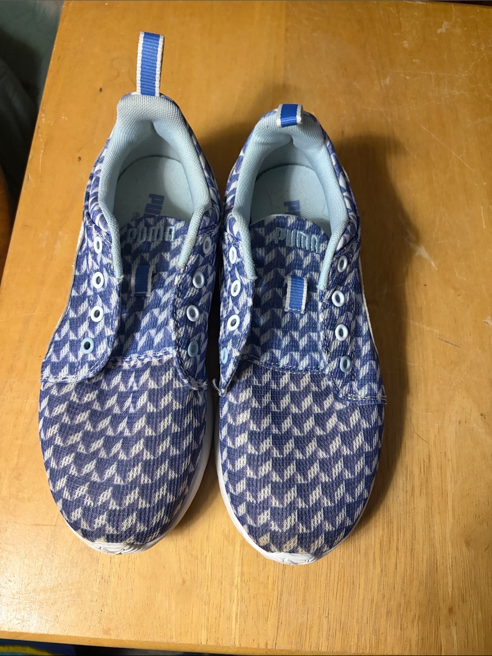 Puma women’s sz 7 sneakers